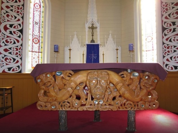 Maori Christ altar carving